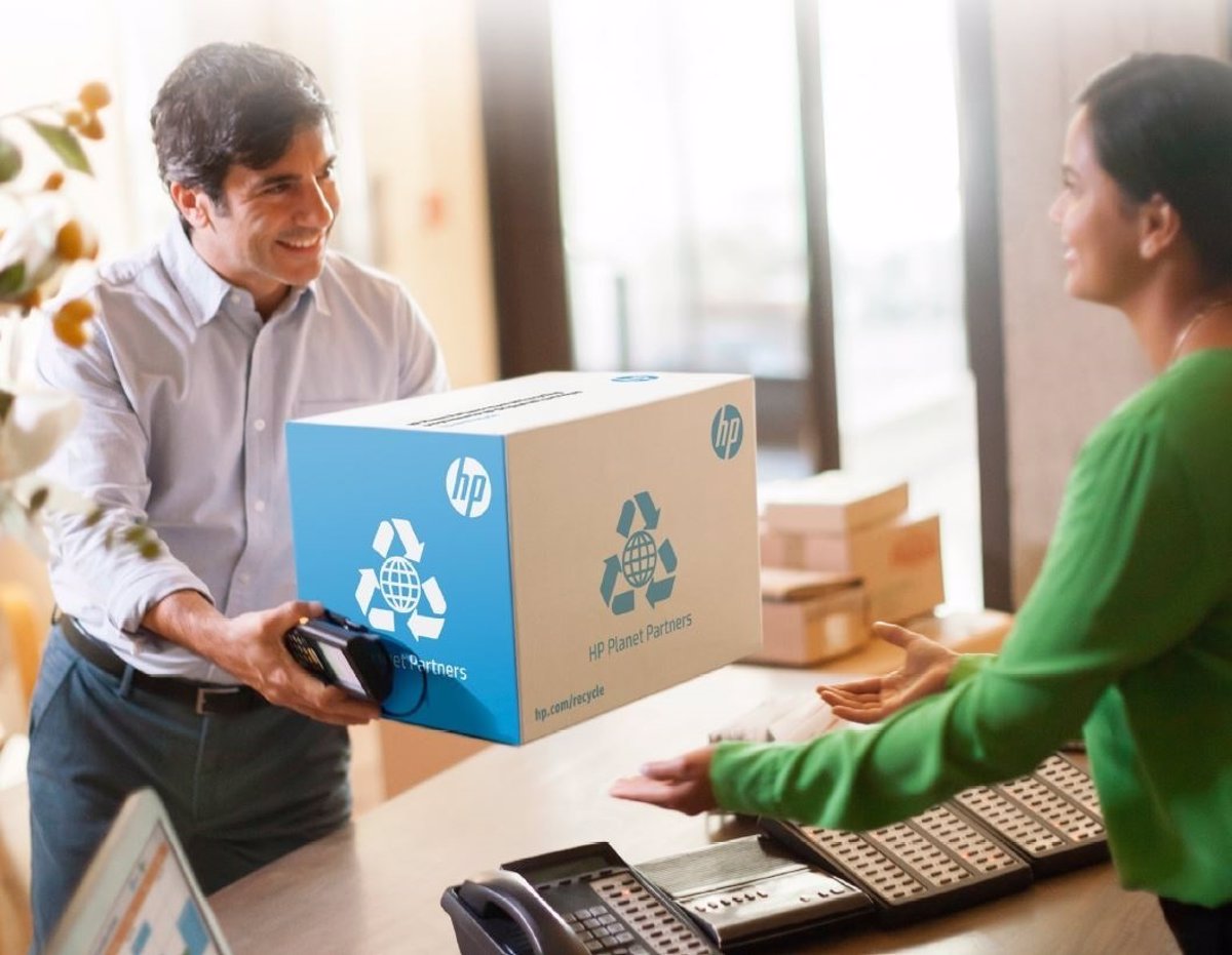 05/06/2017 Programa HP Planet Partner.El programa de reciclaje de cartuchos de HP ha reciclado más de 682 millones desde su implantación hace más de 25 años, y en la actualidad, el cien por cien de los cartuchos de tóner de la compañía están compuestos por material reciclado, así como el 80 por ciento de los de tinta, como ha dado a conocer HP con motivo el Día del Medioambiente.POLITICA INVESTIGACIÓN Y TECNOLOGÍA
FERNANDEZ, MARIA (COMMUNICATIONS)/HP